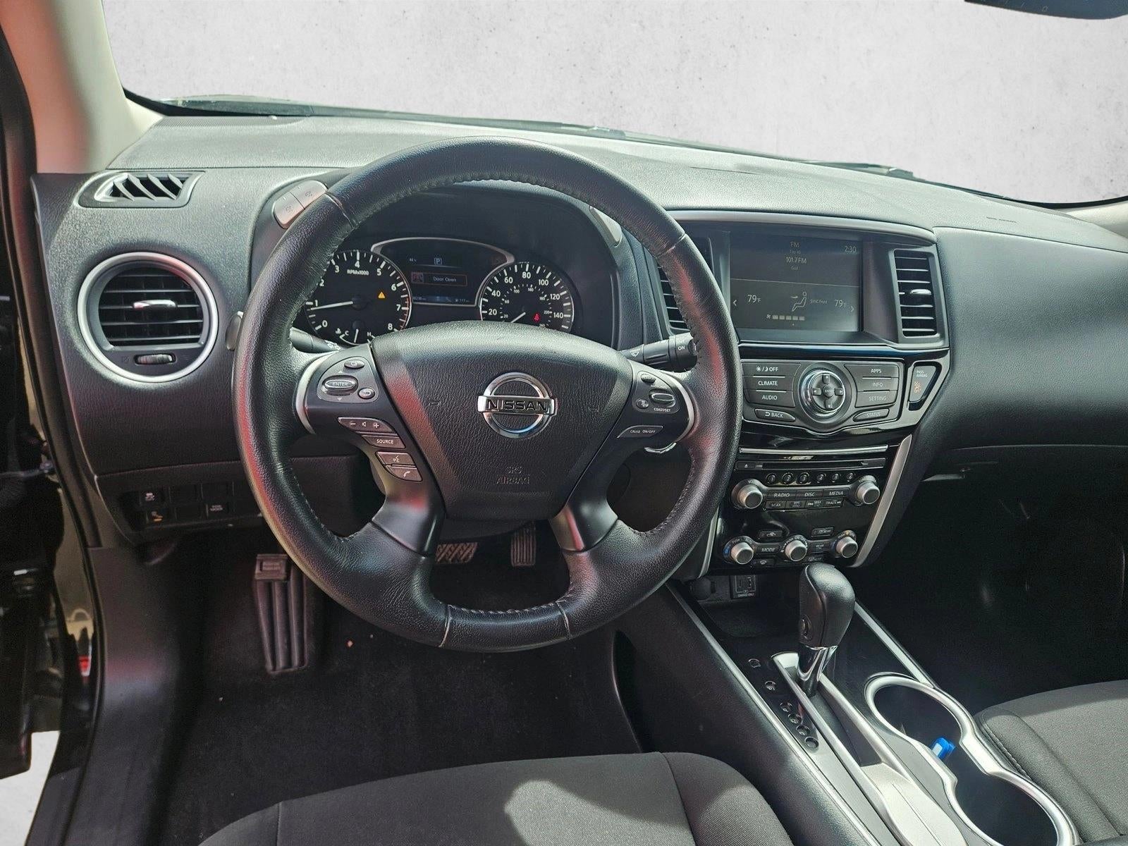 2020 Nissan Pathfinder SV