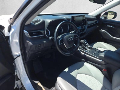 2022 Toyota Highlander Hybrid XLE Bronze Edition