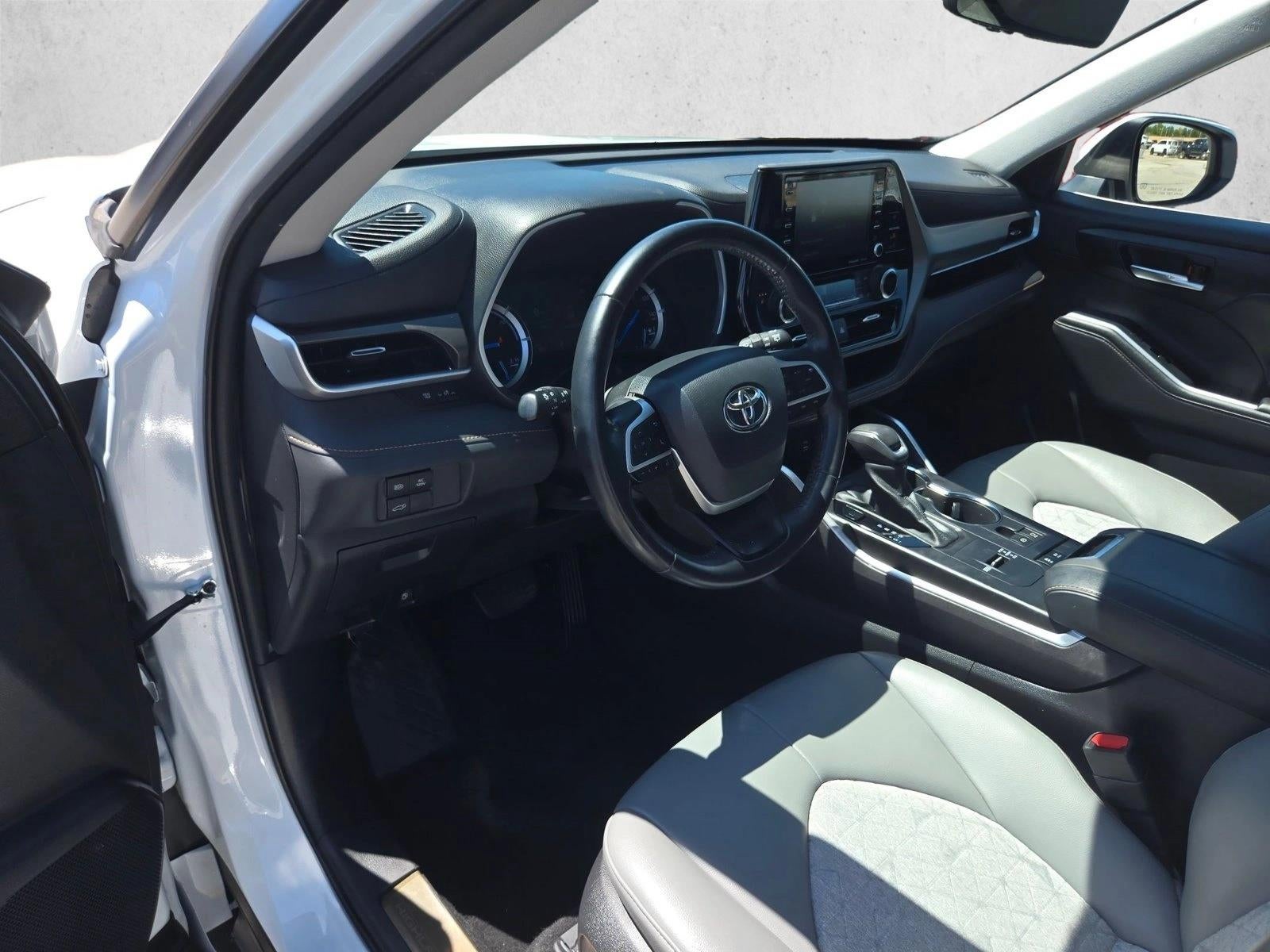 2022 Toyota Highlander Hybrid XLE Bronze Edition