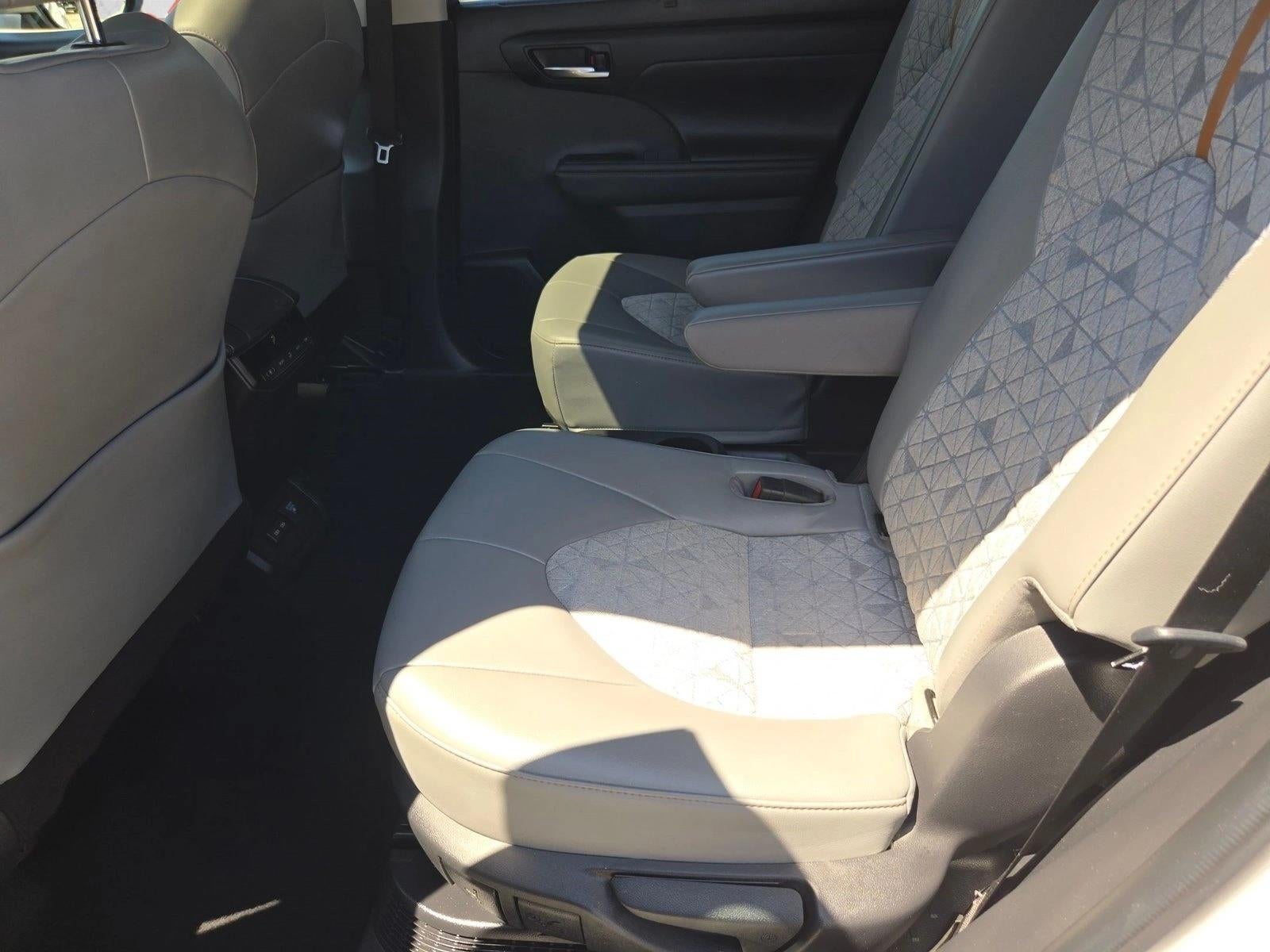 2022 Toyota Highlander Hybrid XLE Bronze Edition