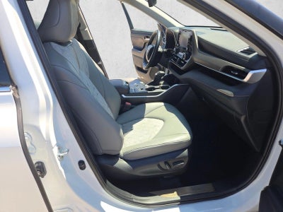 2022 Toyota Highlander Hybrid XLE Bronze Edition