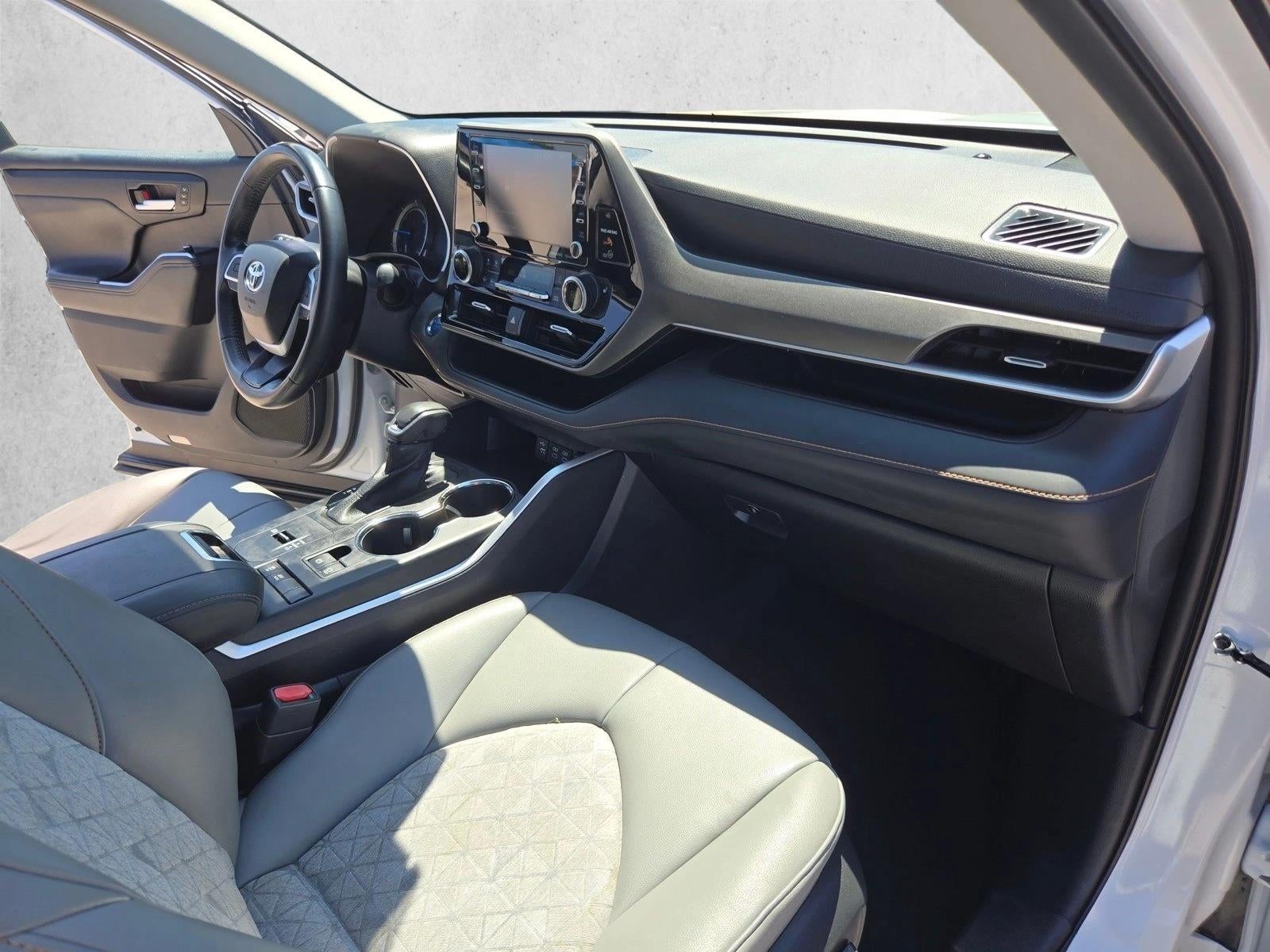 2022 Toyota Highlander Hybrid XLE Bronze Edition