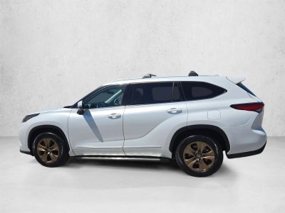 2022 Toyota Highlander Hybrid XLE Bronze Edition