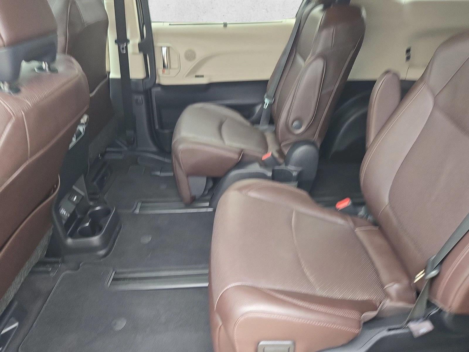 2022 Toyota Sienna Platinum