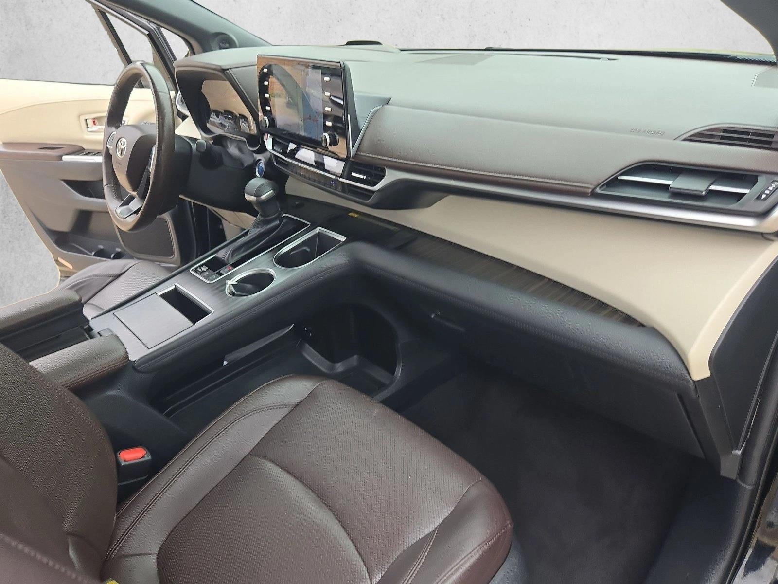 2022 Toyota Sienna Platinum