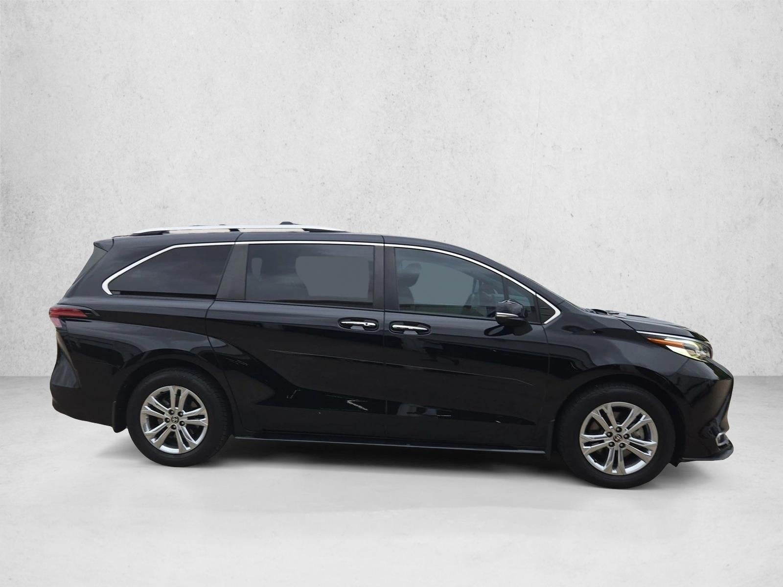 2022 Toyota Sienna Platinum