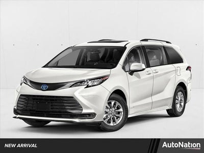 2025 Toyota Sienna LE