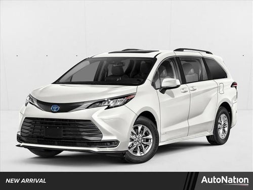 2025 Toyota Sienna LE