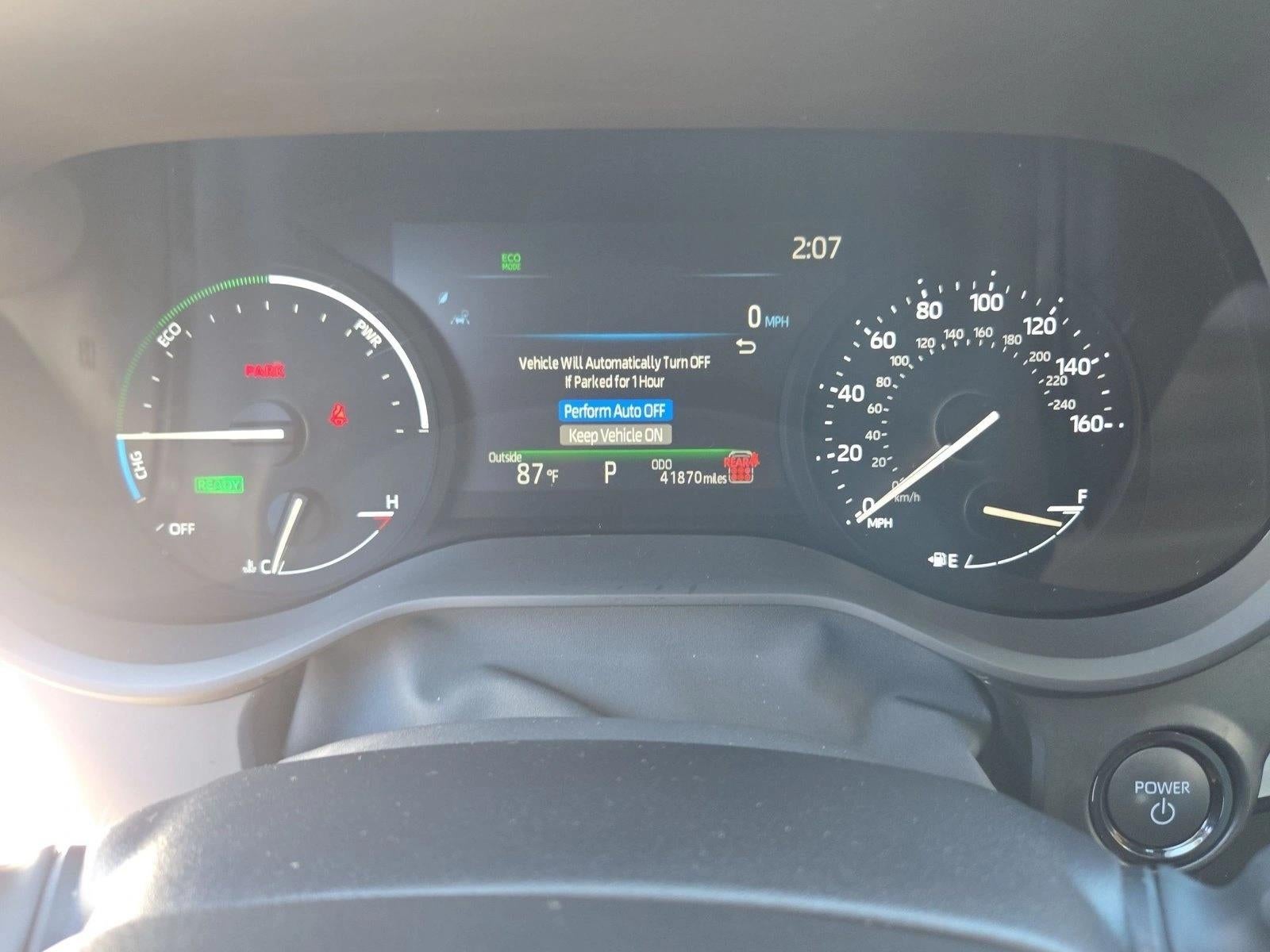 2025 Toyota Sienna LE