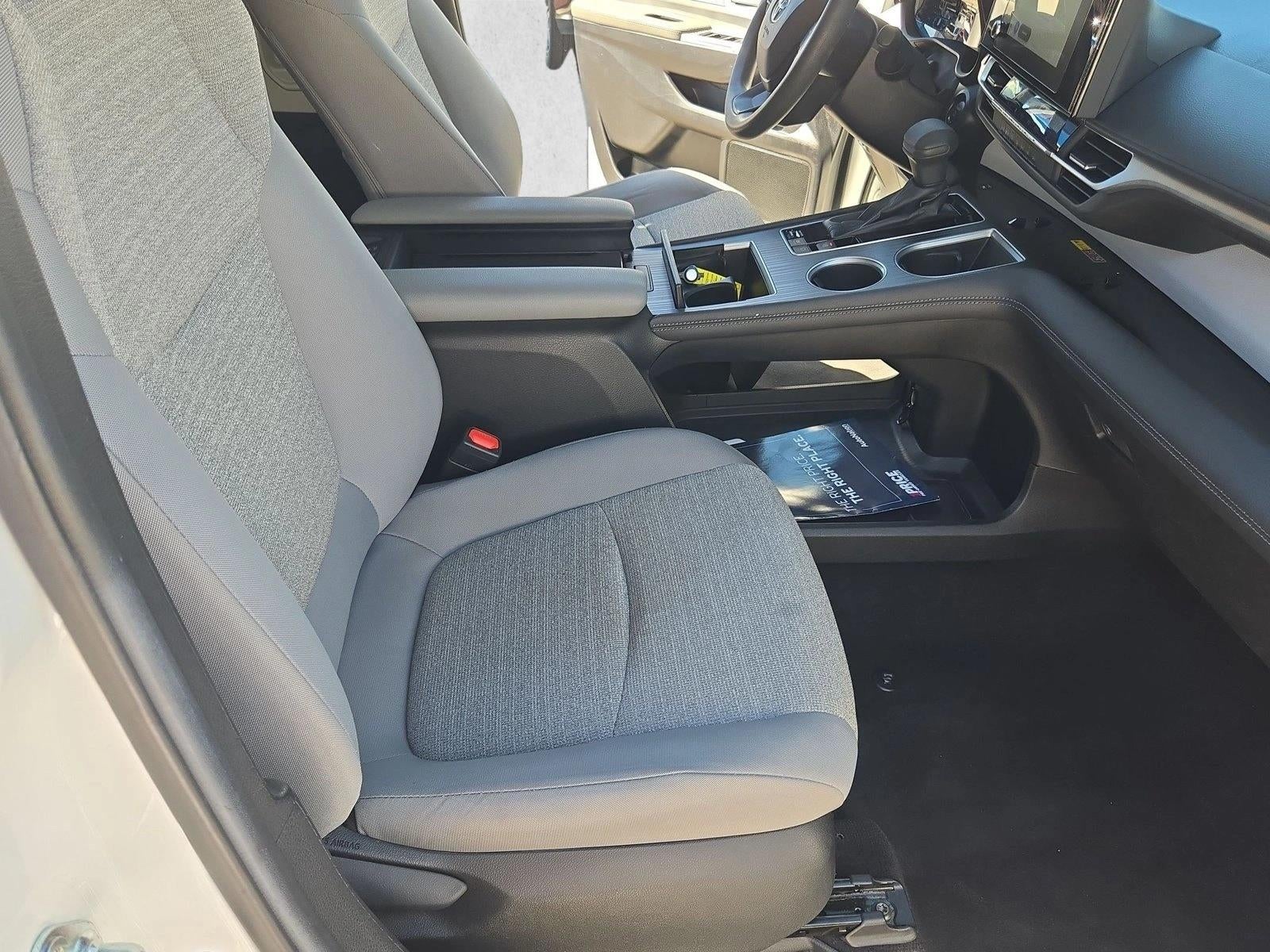 2025 Toyota Sienna LE