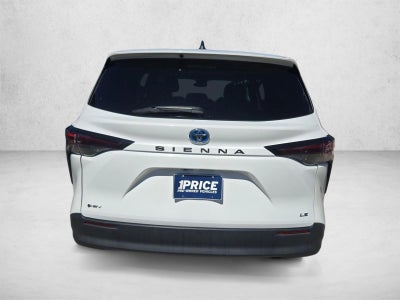 2025 Toyota Sienna LE