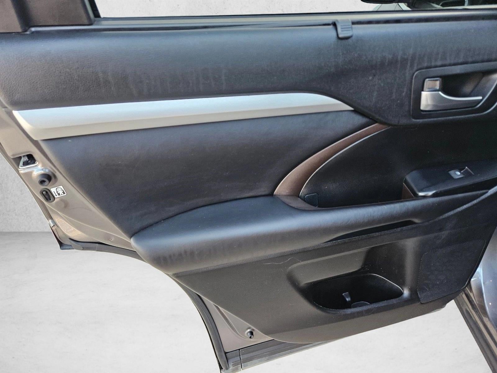 2018 Toyota Highlander SE