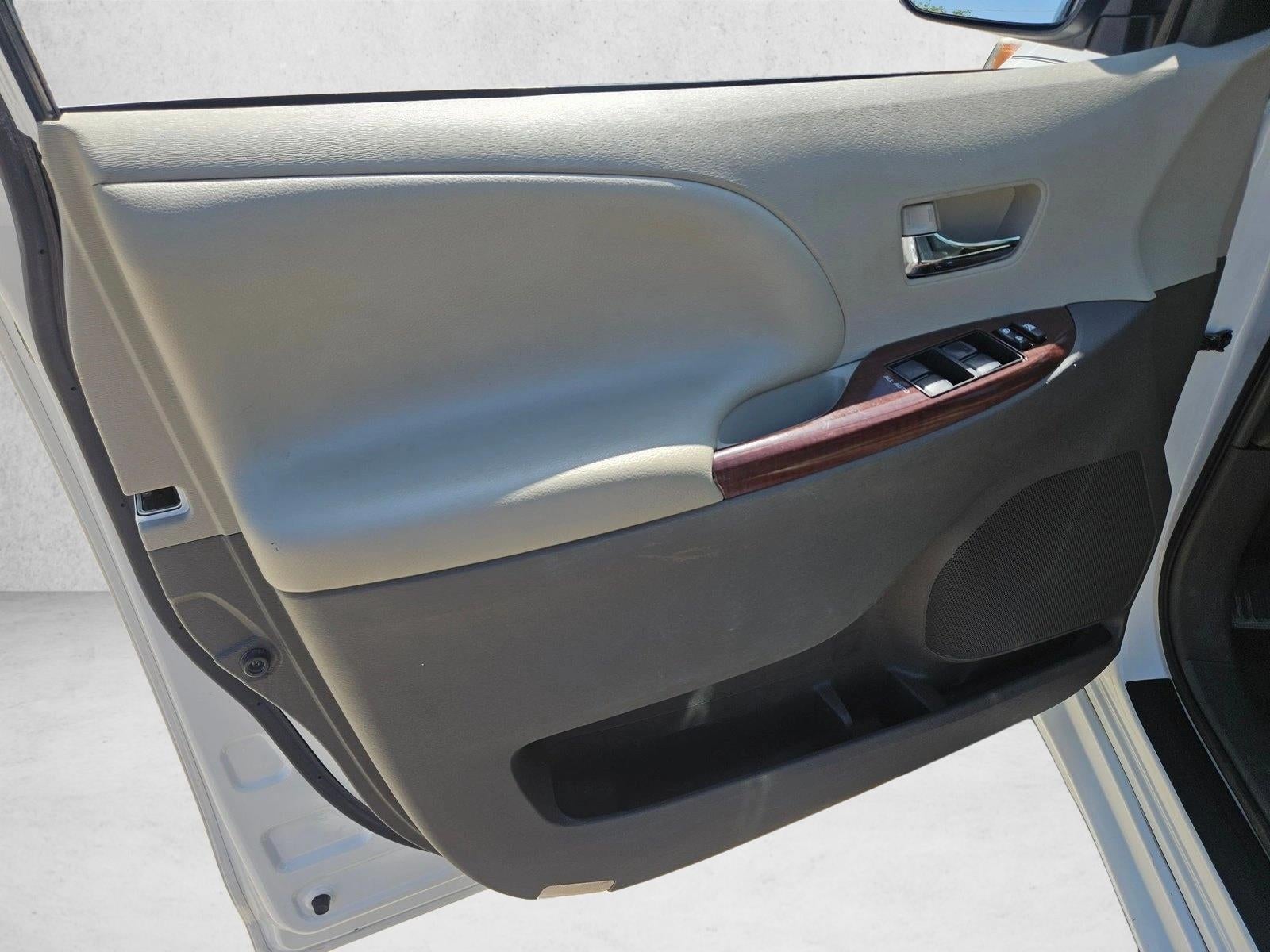 2014 Toyota Sienna XLE