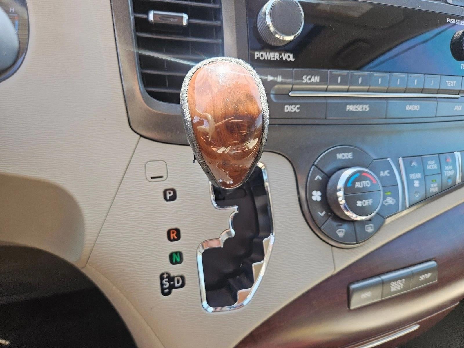 2014 Toyota Sienna XLE