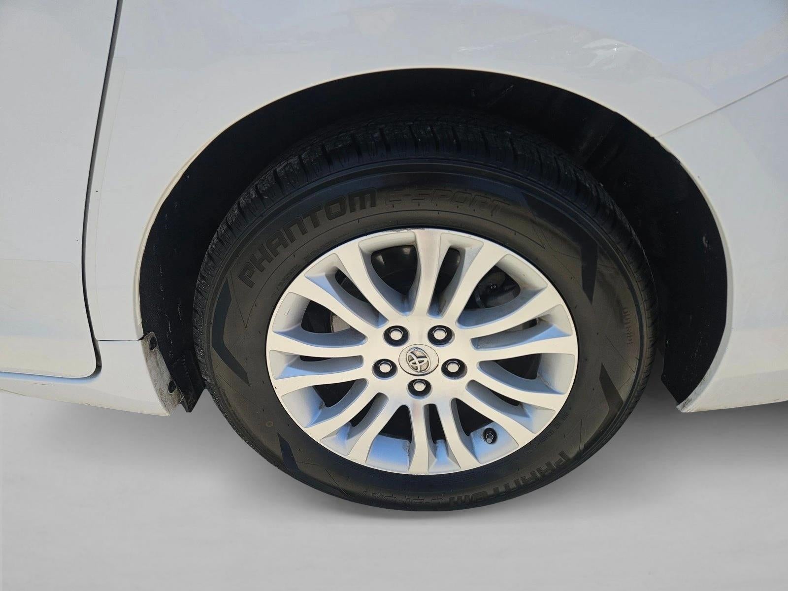 2014 Toyota Sienna XLE