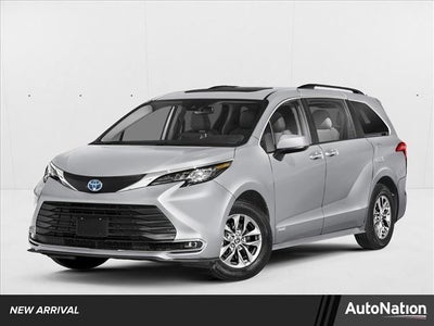 2025 Toyota Sienna XLE