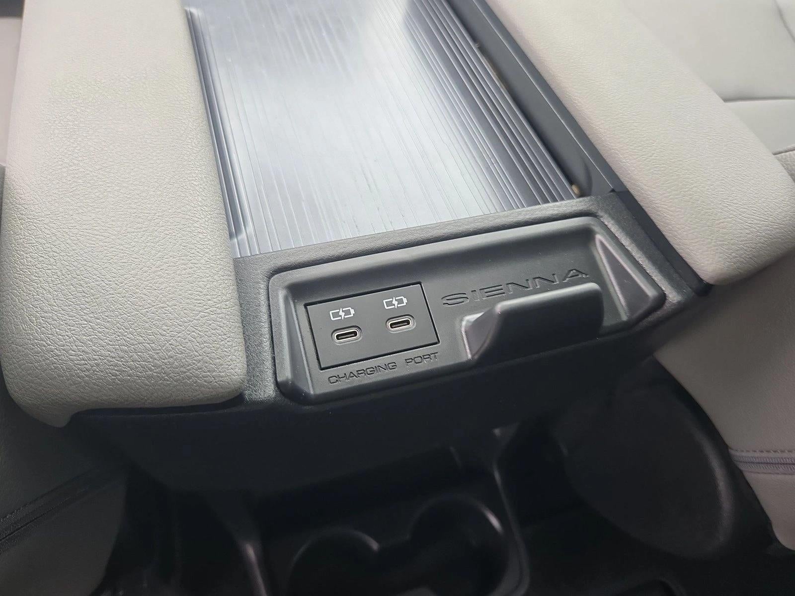 2025 Toyota Sienna XLE