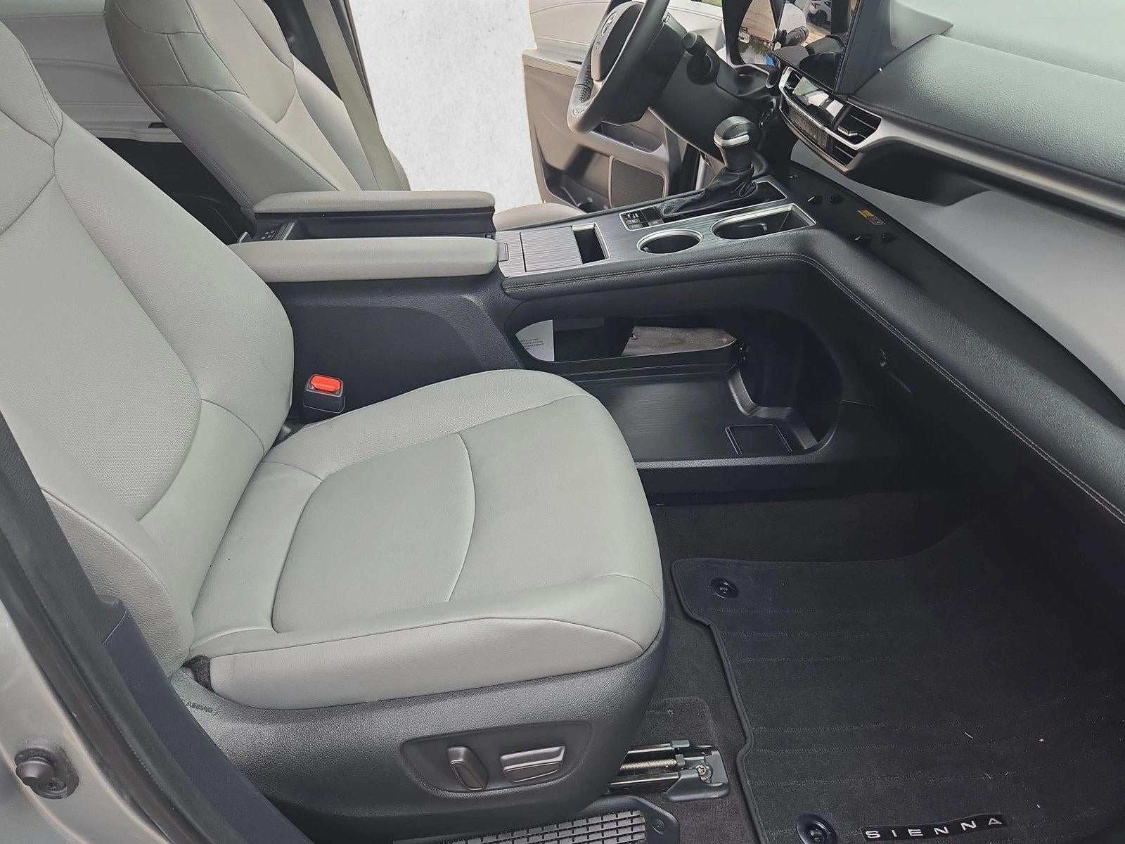 2025 Toyota Sienna XLE