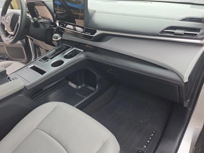 2025 Toyota Sienna XLE