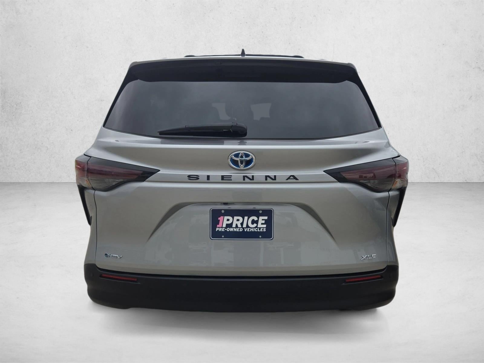 2025 Toyota Sienna XLE