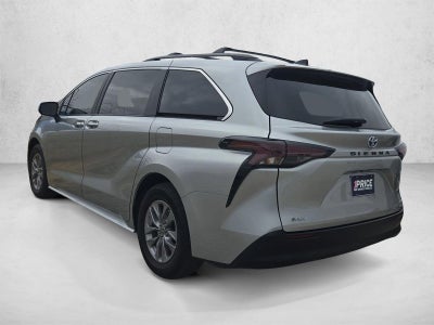 2025 Toyota Sienna XLE