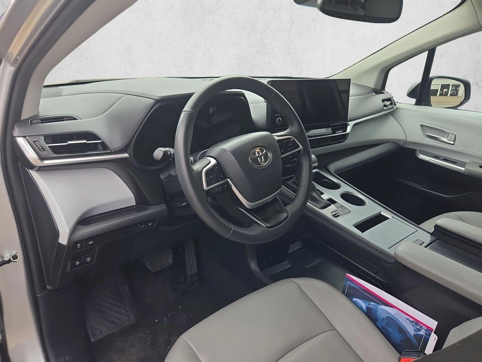 2025 Toyota Sienna XLE