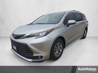2025 Toyota Sienna XLE