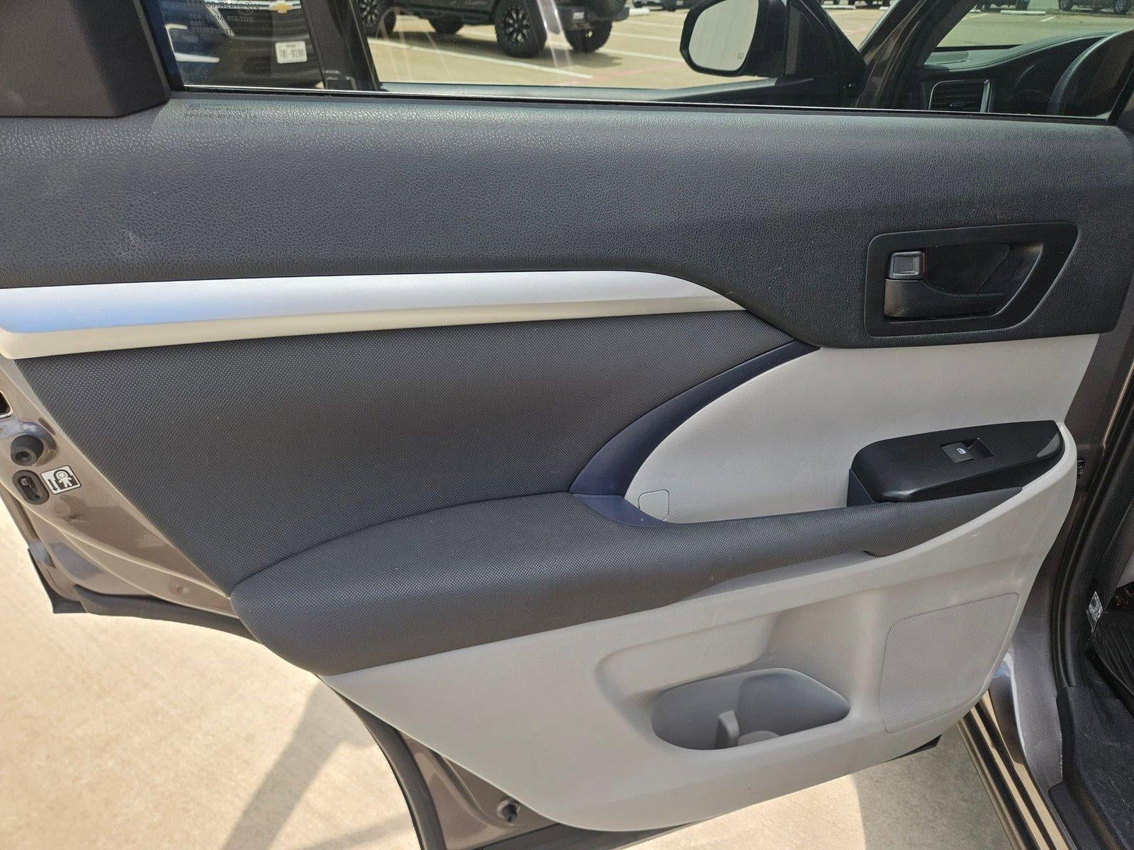 2019 Toyota Highlander LE