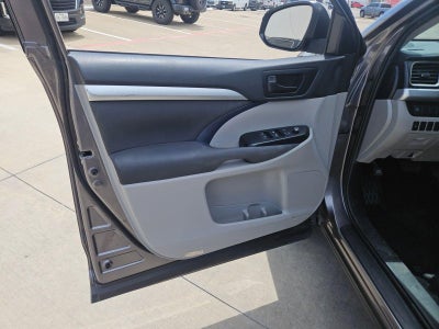 2019 Toyota Highlander LE