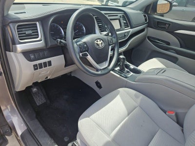 2019 Toyota Highlander LE