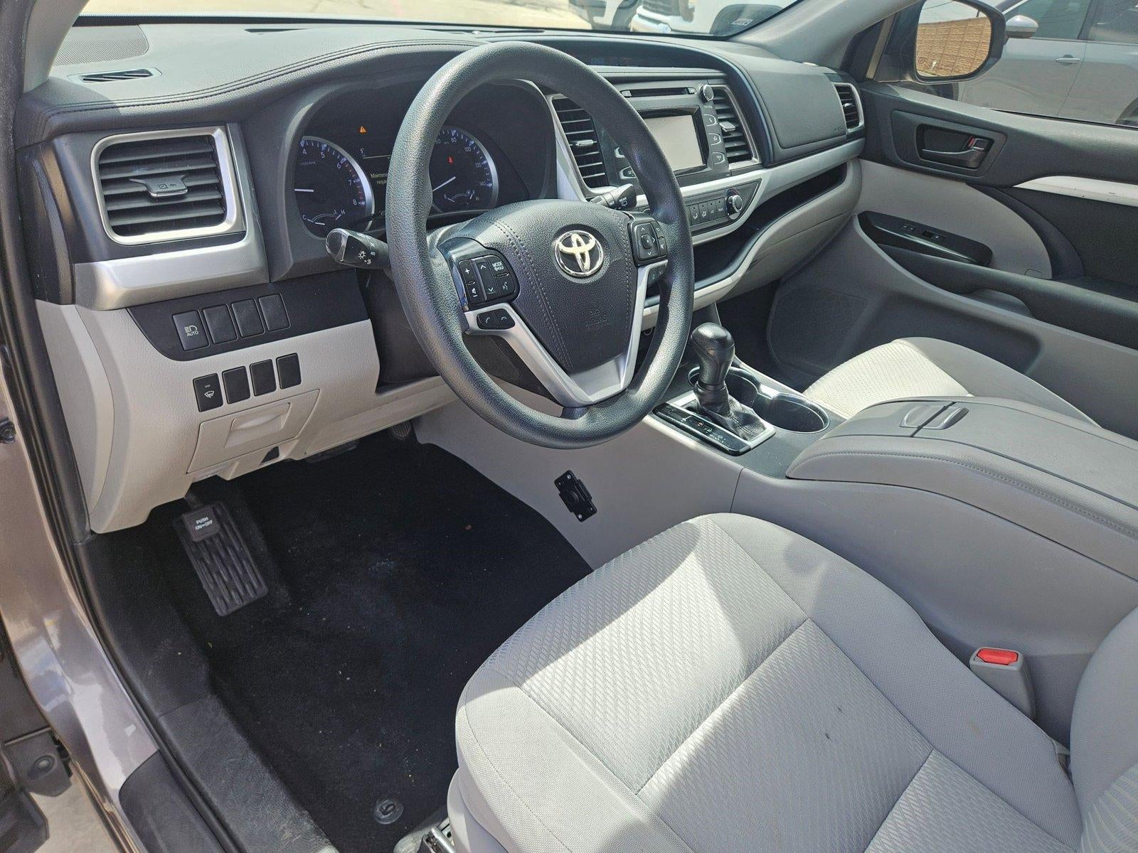 2019 Toyota Highlander LE