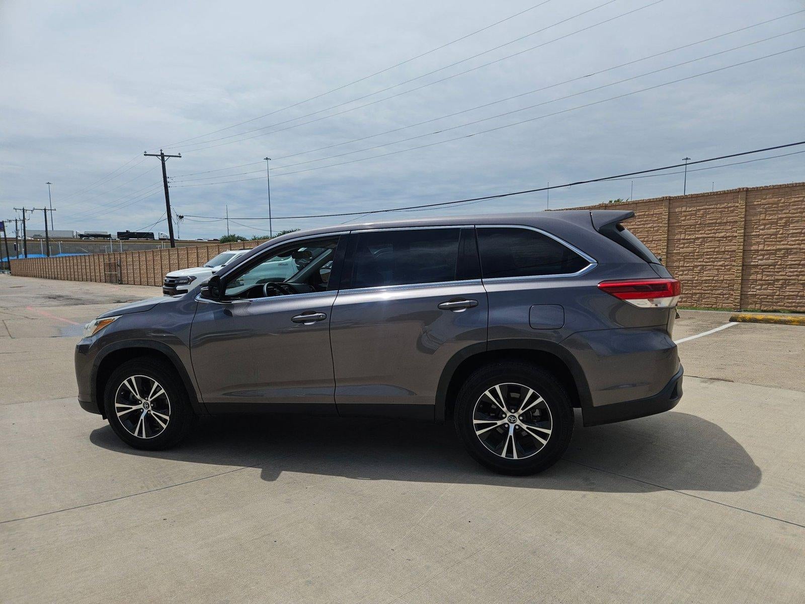 2019 Toyota Highlander LE