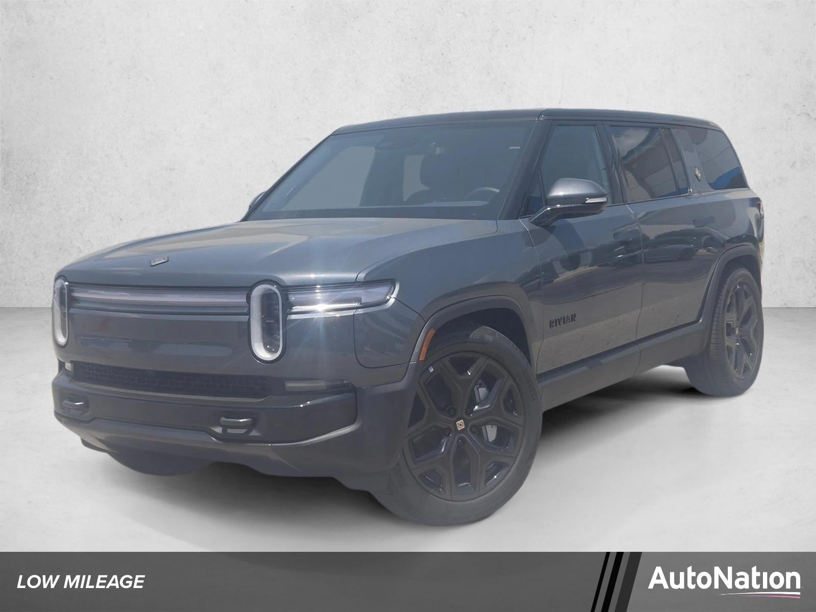 2026 RIVIAN R1S Base