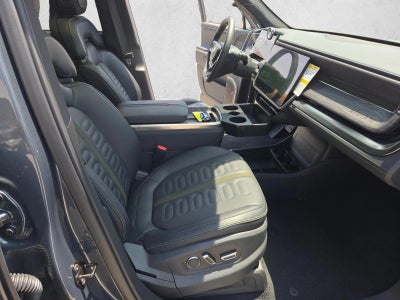 2026 RIVIAN R1S Base