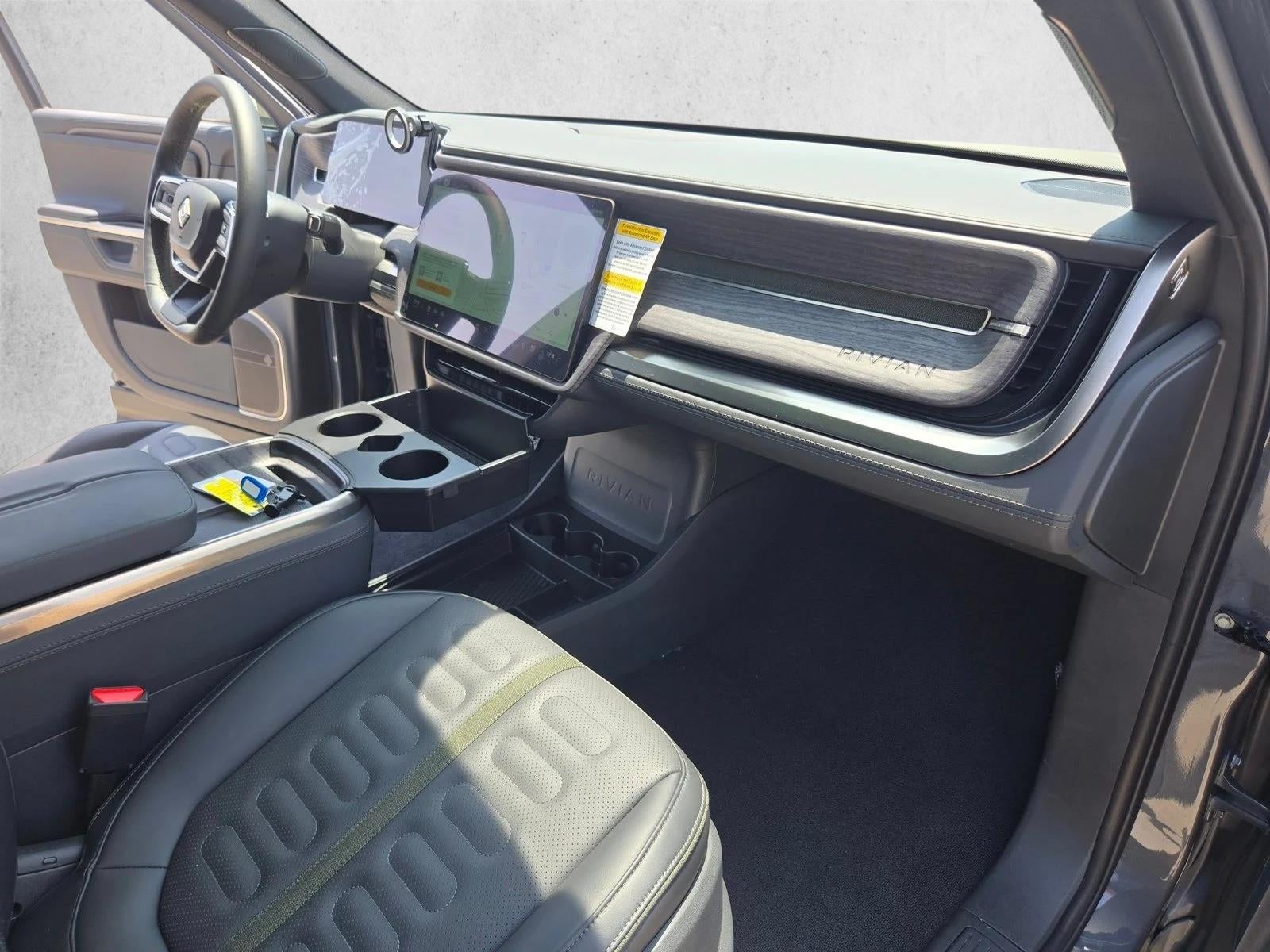 2026 RIVIAN R1S Base