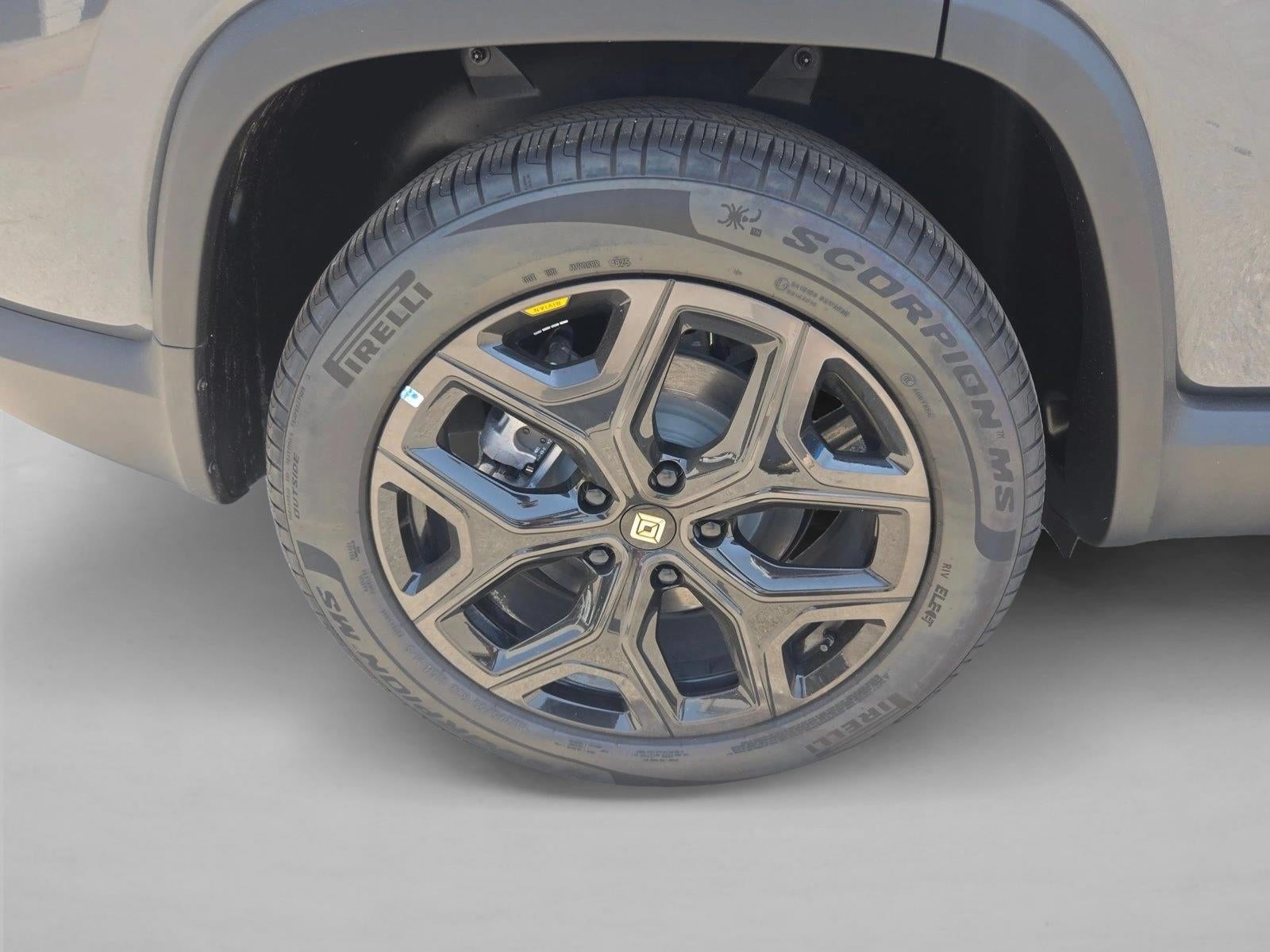 2026 RIVIAN R1S Base