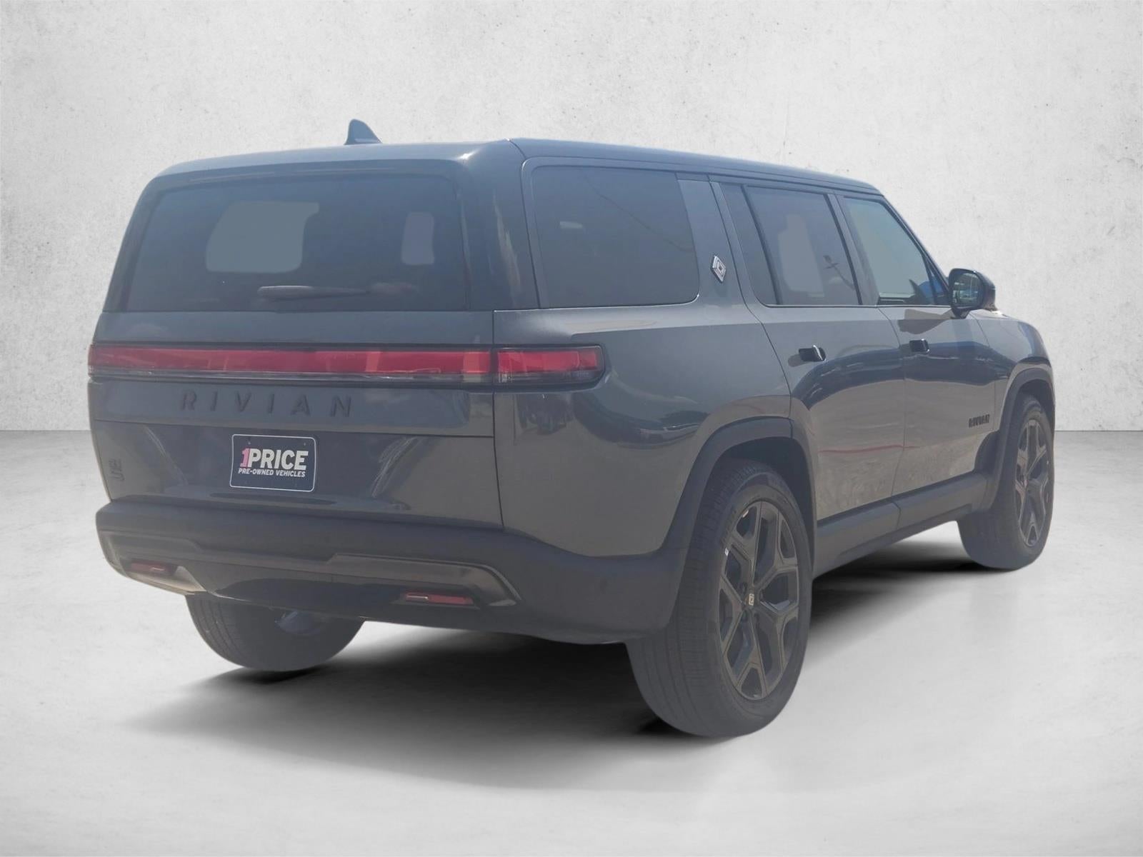 2026 RIVIAN R1S Base