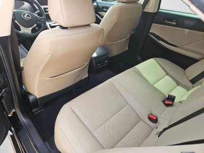 2017 Lexus IS 