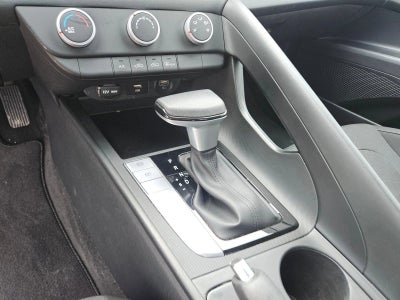 2023 Hyundai Elantra SE