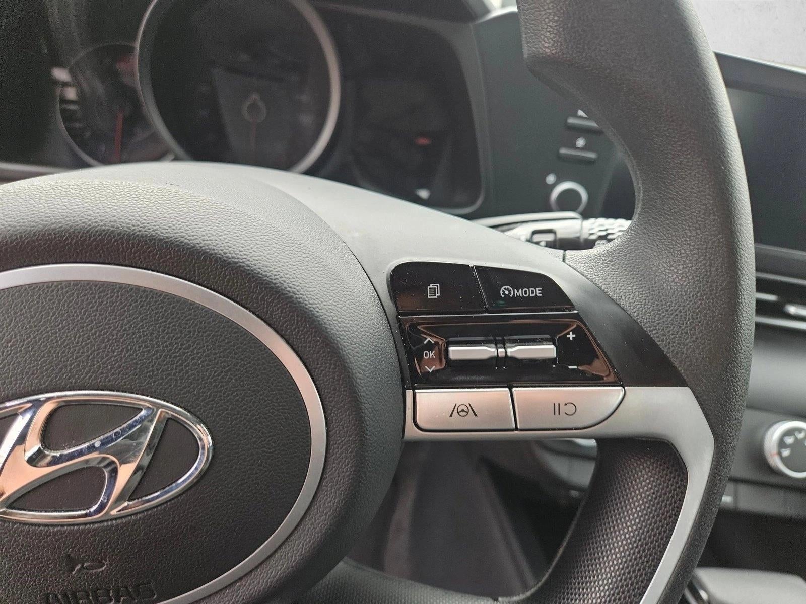 2023 Hyundai Elantra SE