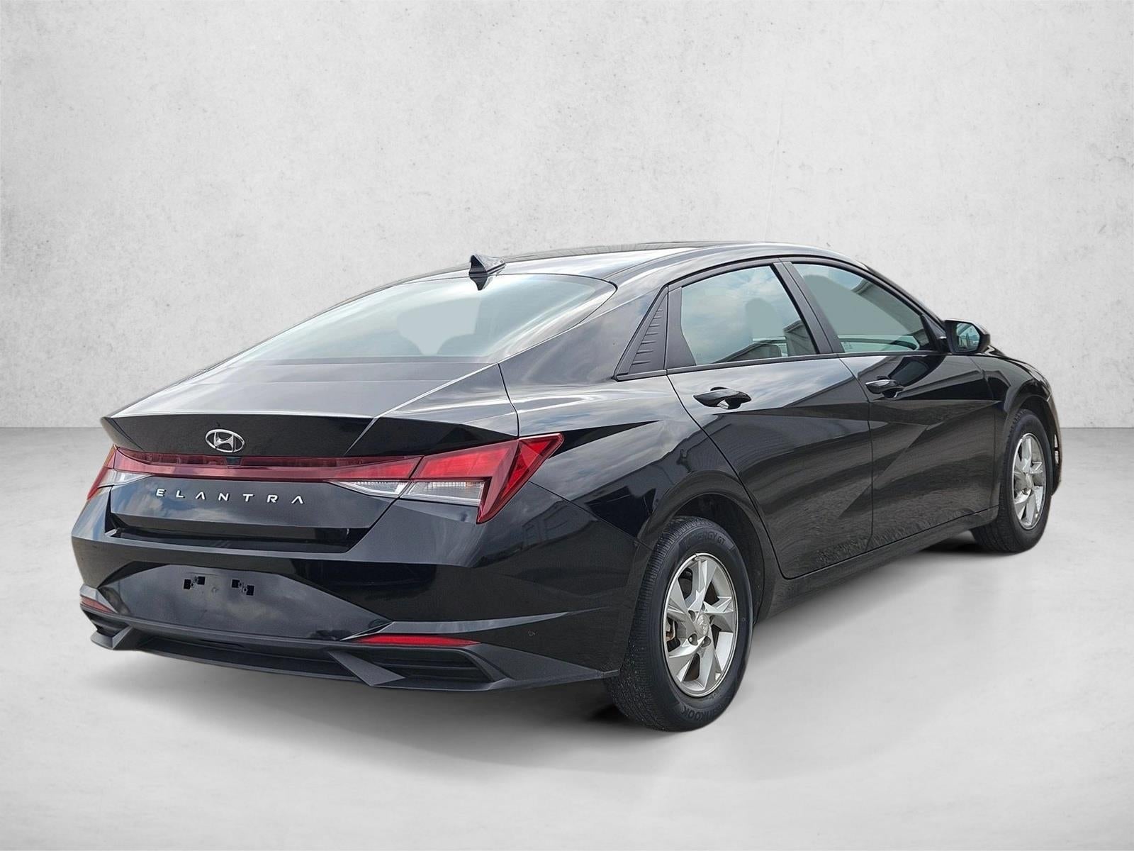 2023 Hyundai Elantra SE