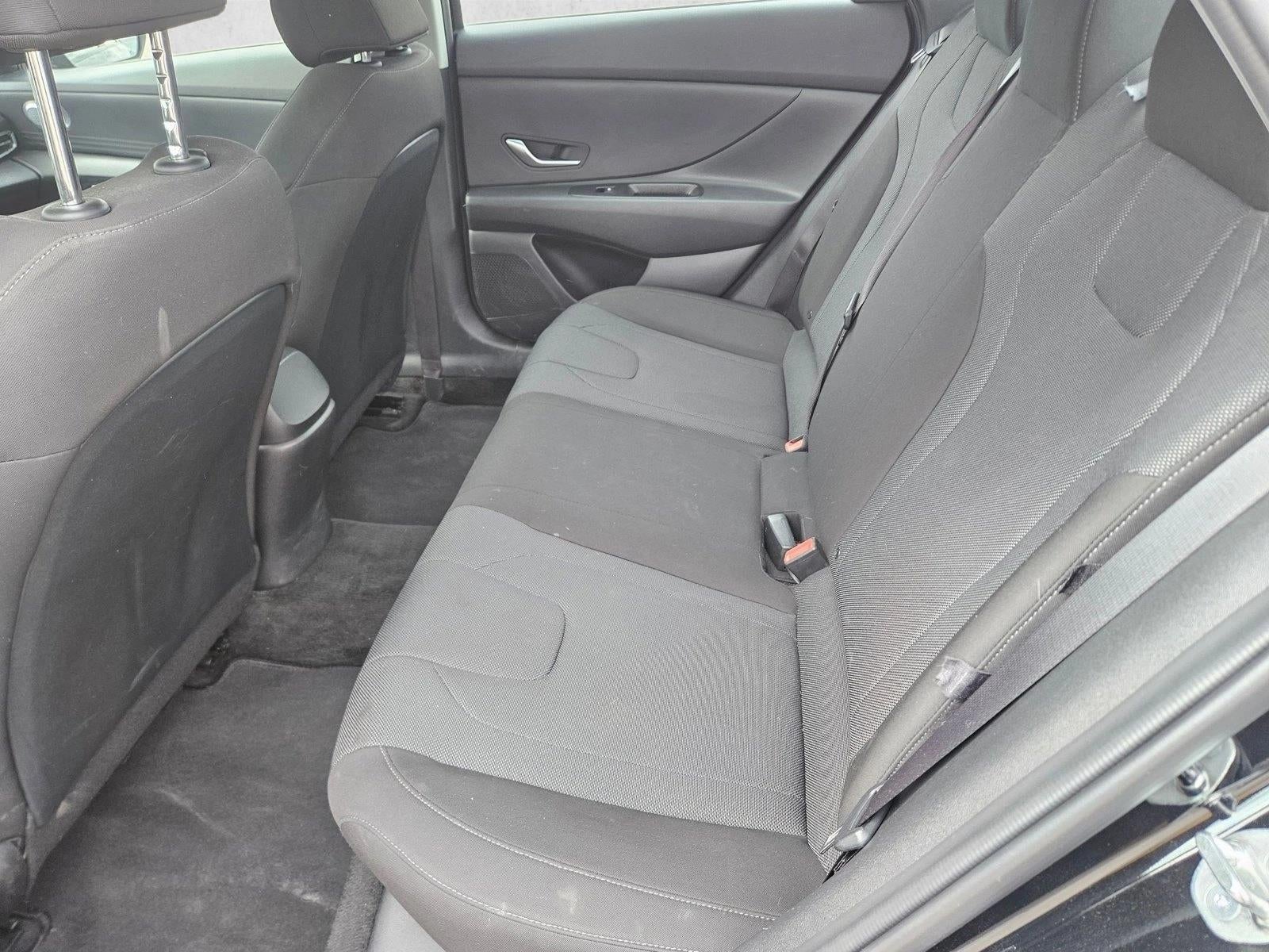 2023 Hyundai Elantra SE