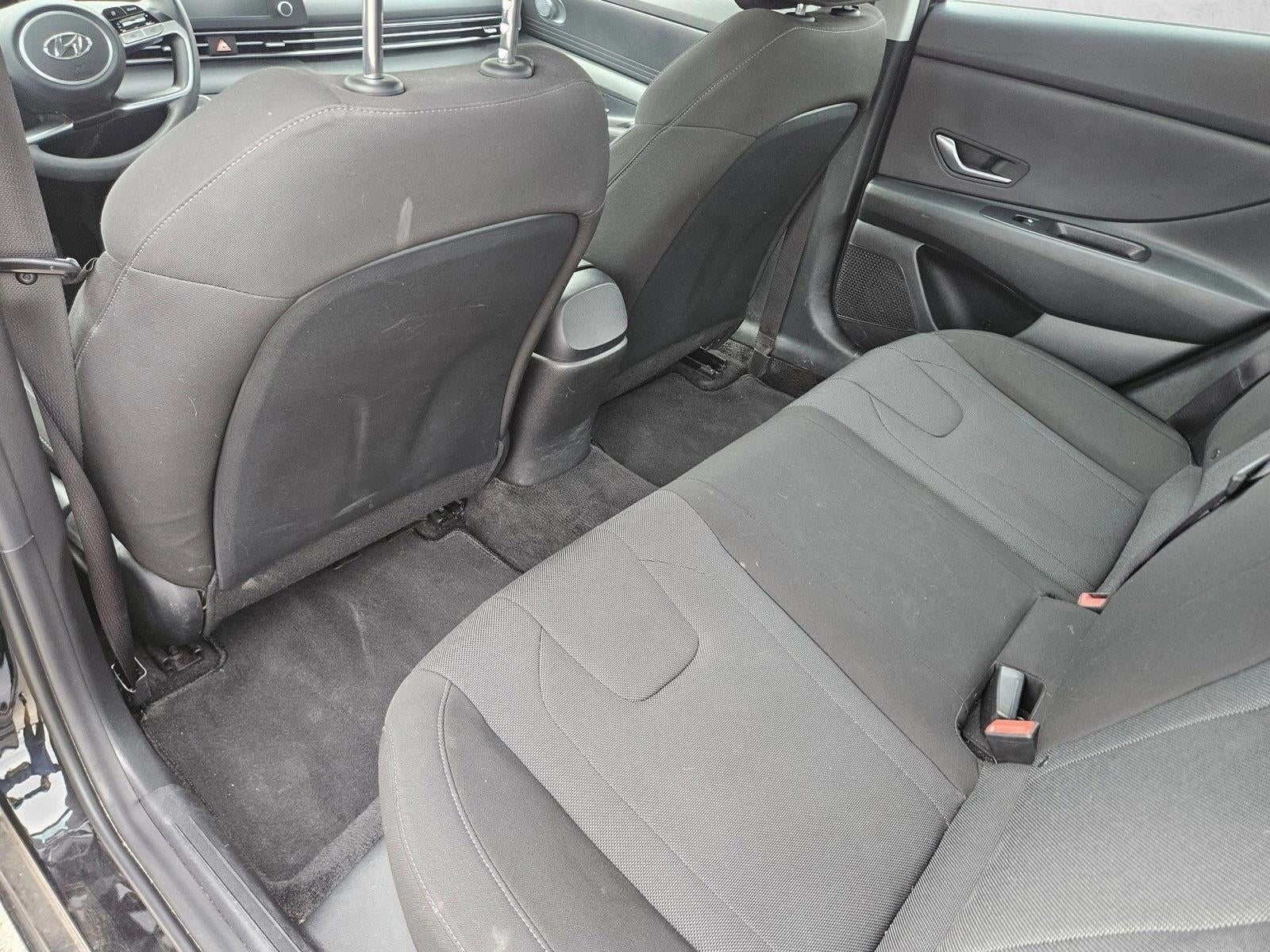 2023 Hyundai Elantra SE