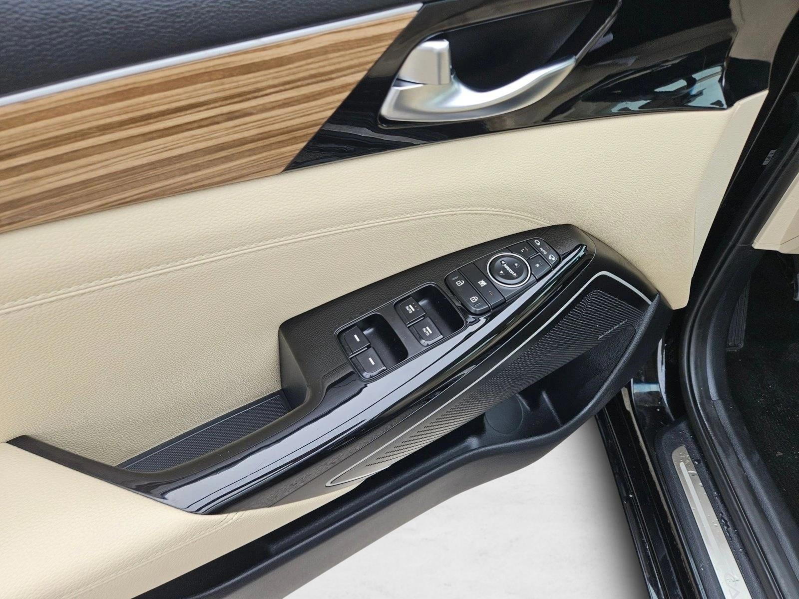 2018 Kia Cadenza Premium