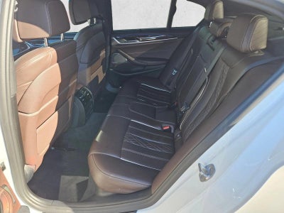 2022 BMW 5 Series M550i xDrive