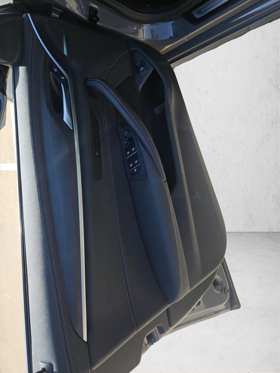 2022 BMW 530 i
