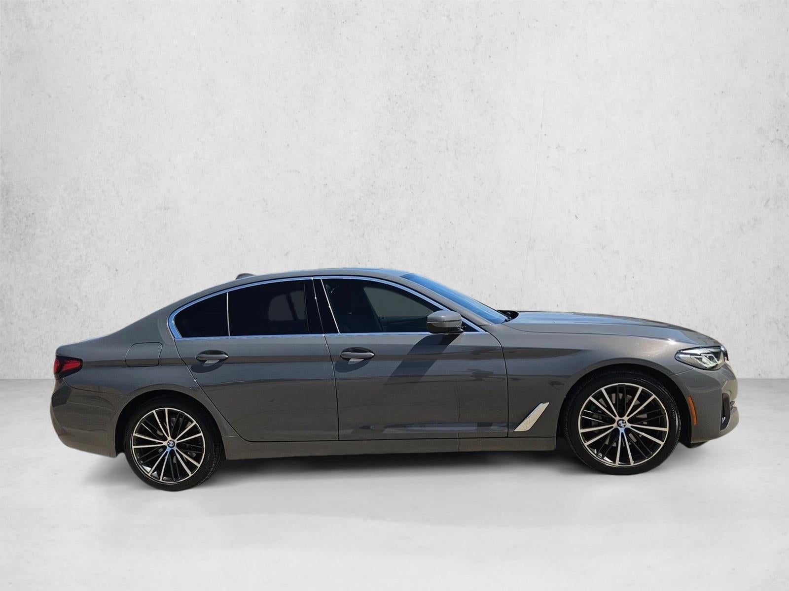 2022 BMW 530 i