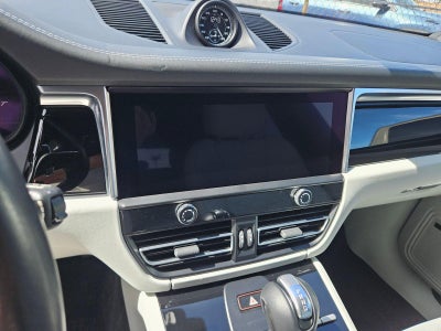 2023 Porsche Macan Base