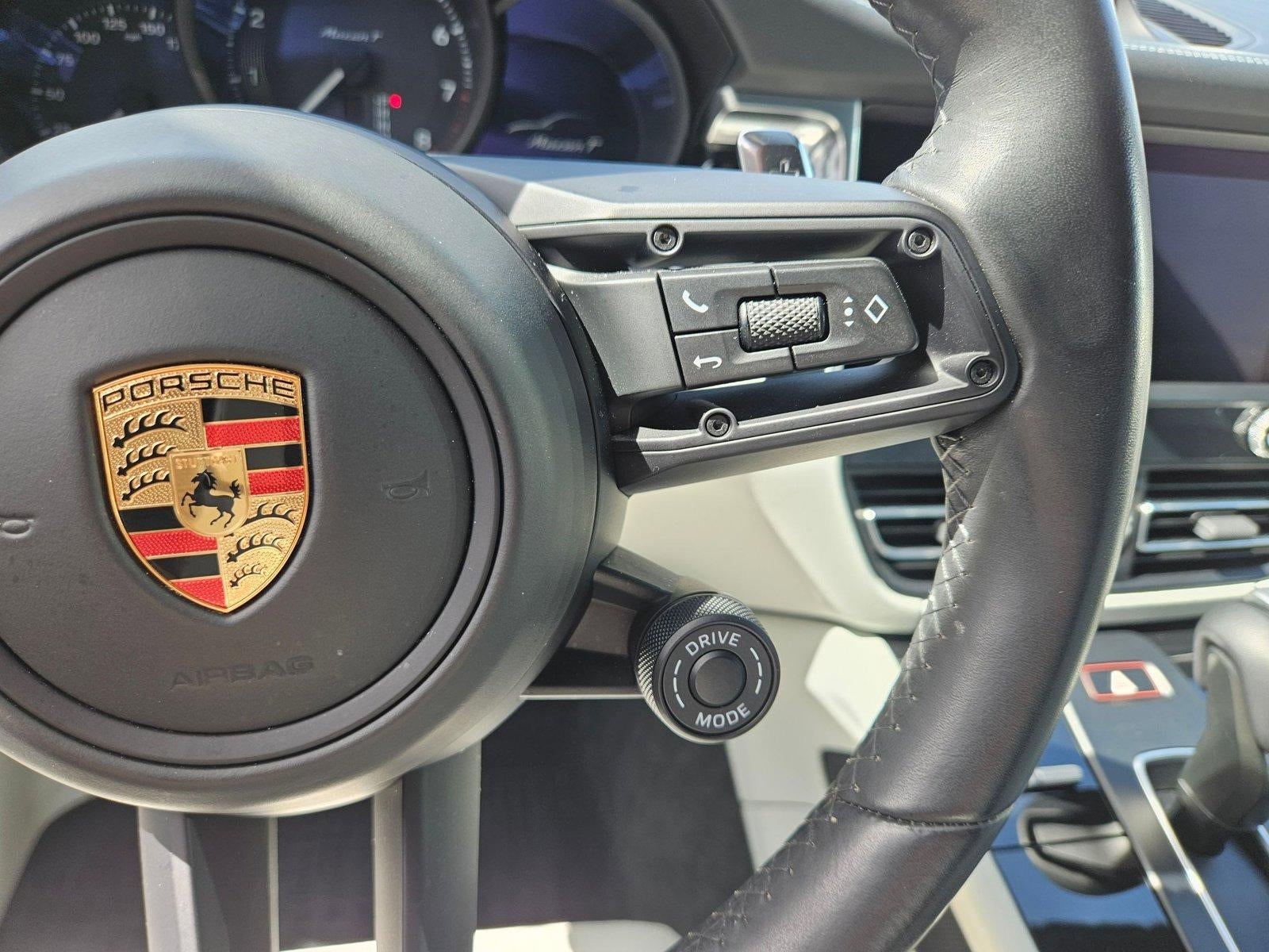 2023 Porsche Macan Base