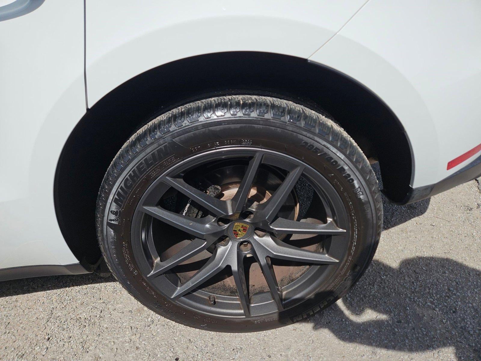 2023 Porsche Macan Base